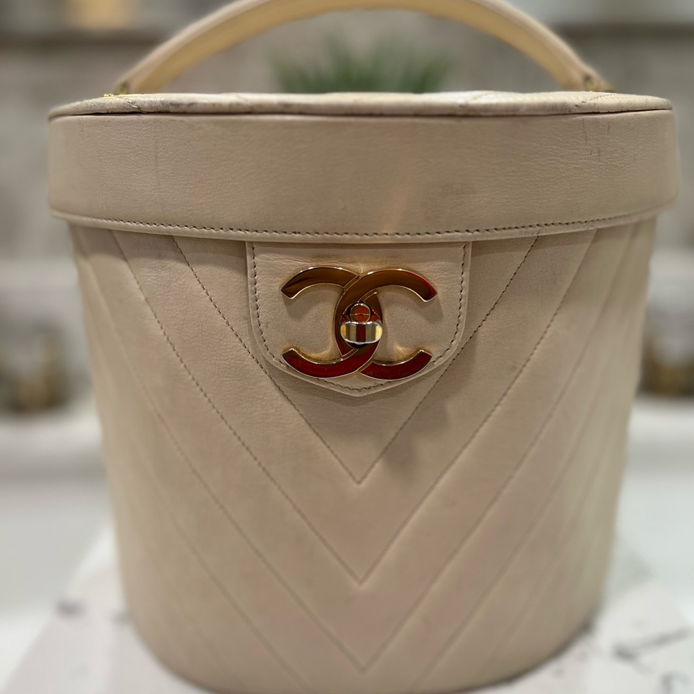 Chanel Vintage 90's Chevron Vanity Case